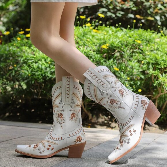 LIPUIXI Western Boots Women's White Synthetic Pull On Floral Low Chunky Heel - Picture 4 of 8